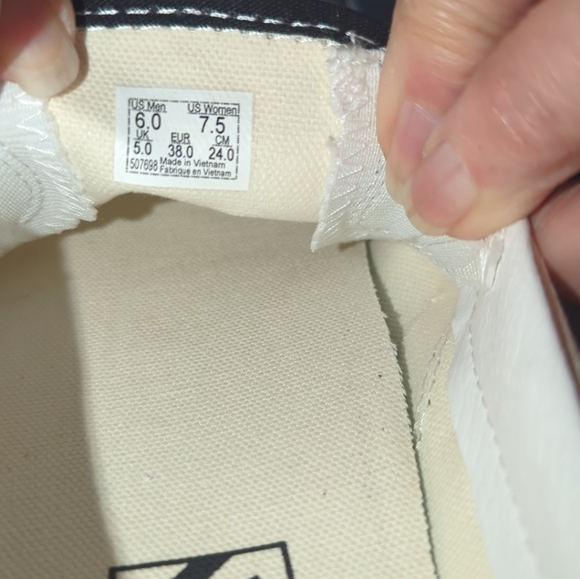 Vans - Picture 4 of 4